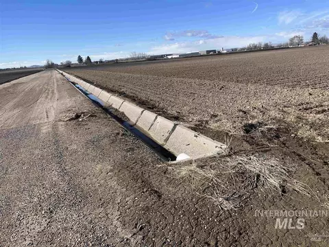 6613 Denver Rd, Fruitland, ID 83619