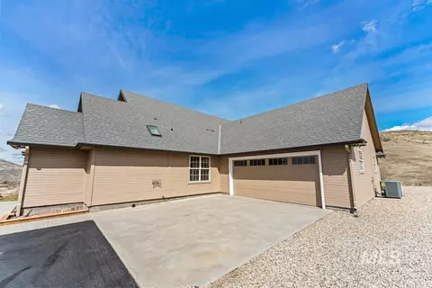 Exterior - 2132 Corral Rd, Emmett, ID 83617 photo 3 of 5
