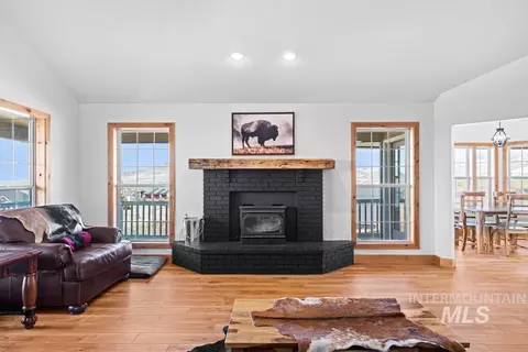 Living - 2132 Corral Rd, Emmett, ID 83617 photo 3 of 5