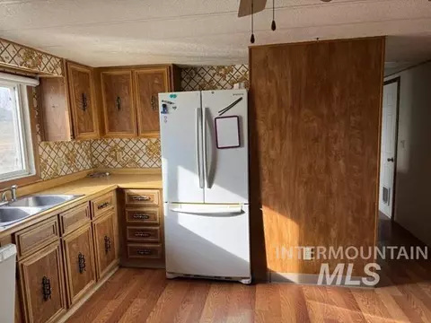 Kitchen - 28750 Rocky Rd, Parma, ID 83660 photo 2 of 2