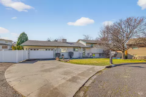 3430 Meadowlark Dr, Lewiston, ID 83501