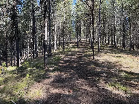 211 Pointes Rd, Cascade, ID 83611 photo 16