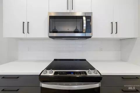 Kitchen - 24 Bridger St, Cascade, ID 83611 photo 2 of 3