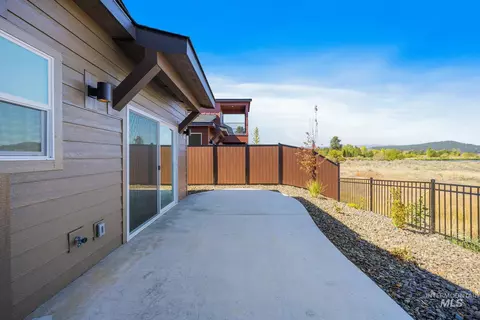 Exterior - 24 Bridger St, Cascade, ID 83611 photo 5 of 7