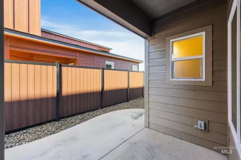 Exterior - 24 Bridger St, Cascade, ID 83611 photo 4 of 7