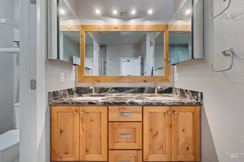Bath - 1005 Kenbrook Loop, Twin Falls, ID 83301 photo 4 of 5