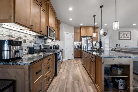 Kitchen - 1005 Kenbrook Loop, Twin Falls, ID 83301 photo 1 of 4