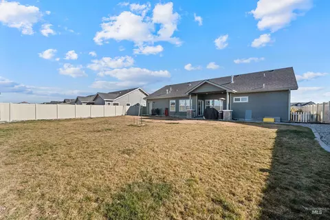 Exterior - 1005 Kenbrook Loop, Twin Falls, ID 83301 photo 6 of 11
