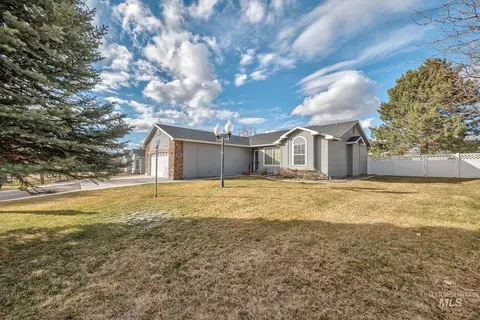 5710 Howard Ln, Nampa, ID 83687