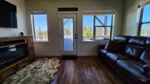 118 Broken Pine Ln, Mccall, ID 83638