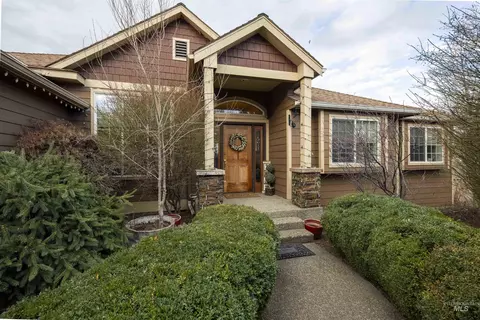 3780 Nicklaus Dr, Clarkston, WA 99403