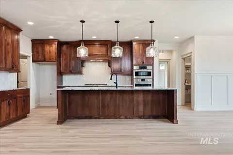Kitchen - 7800 W Flathead Lake St, Eagle, ID 83616 photo 1 of 2