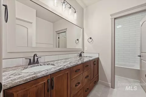 Bath - 7800 W Flathead Lake St, Eagle, ID 83616 photo 4 of 5