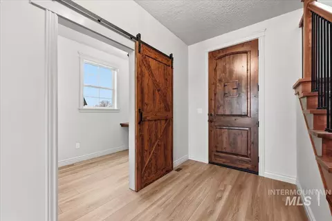 Entry Way - 7800 W Flathead Lake St, Eagle, ID 83616 photo 3 of 6