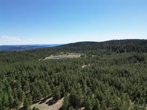 4975 Middle Rd, Lenore, ID 83541
