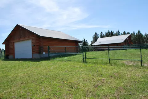 Exterior - 4975 Middle Rd, Lenore, ID 83541 photo 17 of 18