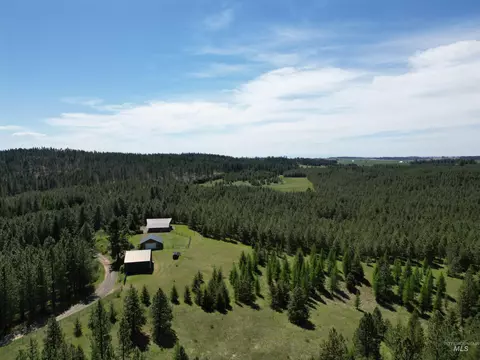 Exterior - 4975 Middle Rd, Lenore, ID 83541 photo 7 of 18