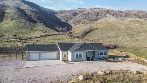 25 River Ridge Ct, Horseshoe Bend, ID 83629