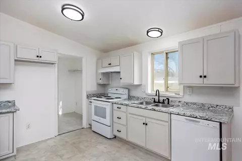 Kitchen - 600 S Date St, Jerome, ID 83338 photo 1 of 3