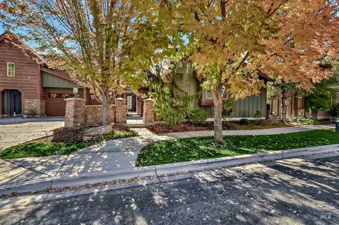 9685 W Sultana Dr, Garden City, ID 83714