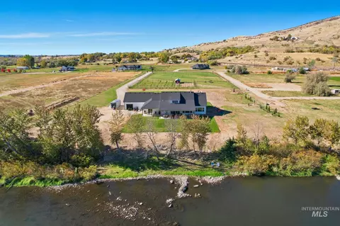 3890 Birch Ln, Emmett, ID 83617