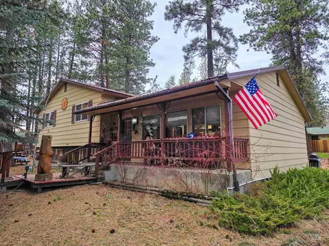 813 Camas Dr, Winchester, ID 83555