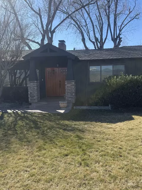 4917 Mountain View Dr, Boise, ID 83704
