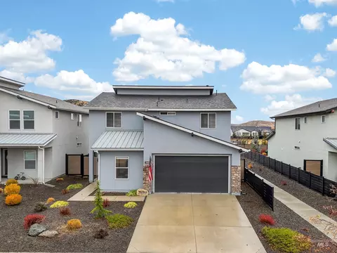 5657 W Song Sparrow St, Garden City, ID 83714