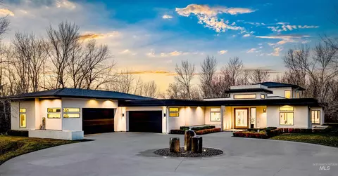 348 E Riversedge Dr, Eagle, ID 83616