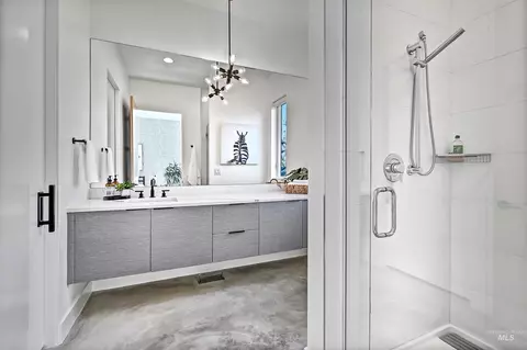 Bath - 348 E Riversedge Dr, Eagle, ID 83616 photo 5 of 9