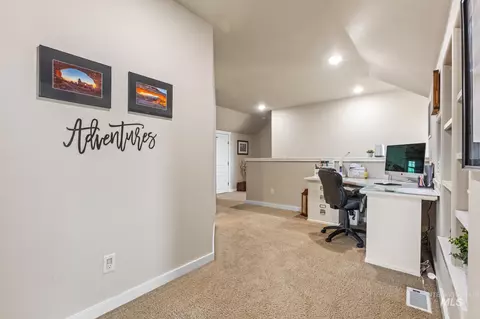 Entry Way - 2140 Valley View Dr, Weiser, ID 83672 photo 2 of 2