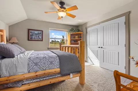 Bedroom - 2140 Valley View Dr, Weiser, ID 83672 photo 4 of 6