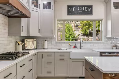 Kitchen - 2140 Valley View Dr, Weiser, ID 83672 photo 3 of 6