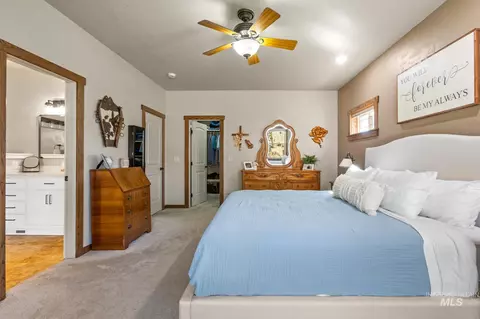 Bedroom - 2140 Valley View Dr, Weiser, ID 83672 photo 3 of 6