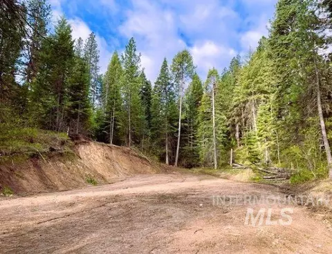 10 Shadow Rd, Garden Valley, ID 83622