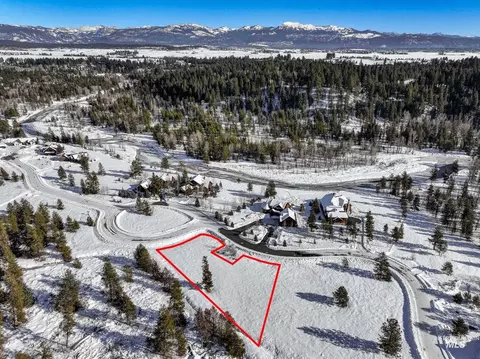 40 Moonflower Ct, Mccall, ID 83638
