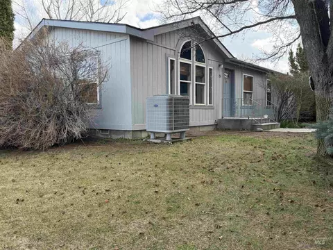 151 Quicksilver Ave, Hagerman, ID 83332