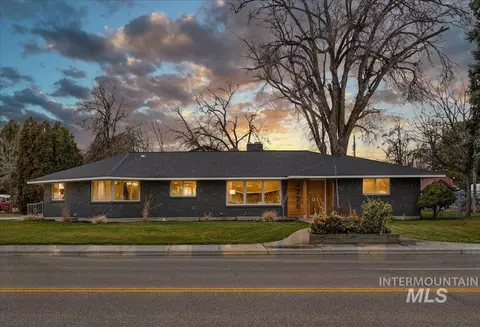 2220 S Indiana Ave, Caldwell, ID 83605