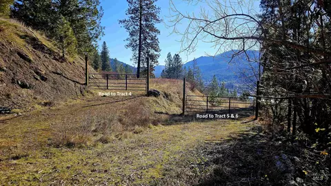 618 Quail Dr, Ahsahka, ID 83520