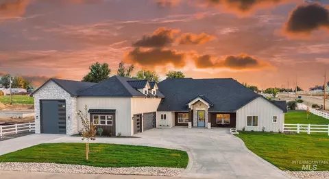 8991 Edna Ln, Middleton, ID 83644