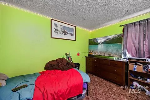 Bedroom - 210 5th Ave, Wendell, ID 83355 photo 2 of 4