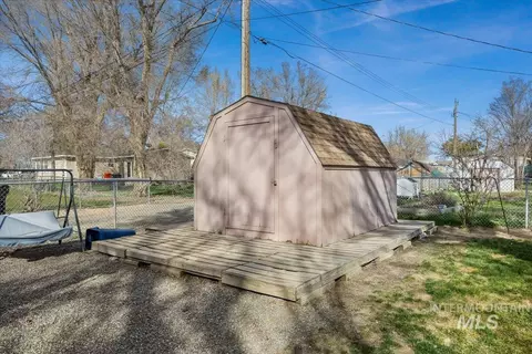 Exterior - 210 5th Ave, Wendell, ID 83355 photo 8 of 8