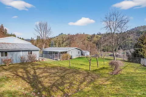 450 N Marion St, Peck, ID 83545