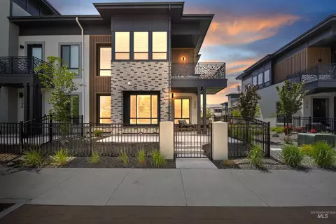 386 E Presidio Ln, Eagle, ID 83616