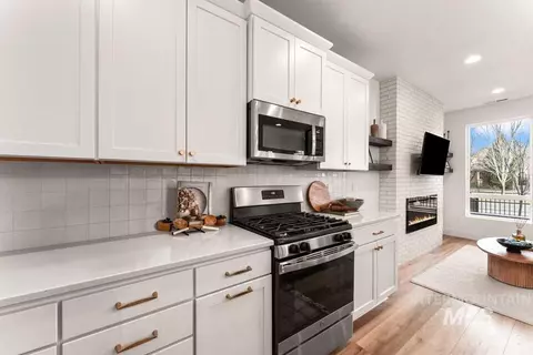 Kitchen - 374 E Presidio Ln, Eagle, ID 83616 photo 3 of 3
