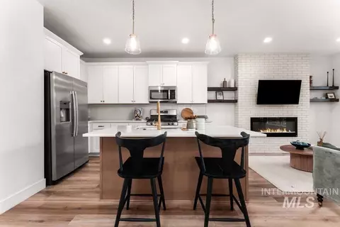 Kitchen - 374 E Presidio Ln, Eagle, ID 83616 photo 1 of 3