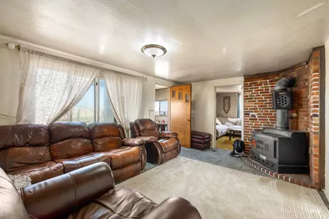 Living - 20371 Red Top Rd, Caldwell, ID 83607 photo 1 of 4