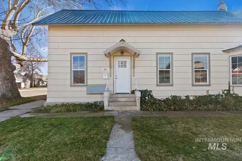 201 W 1st St, Emmett, ID 83617