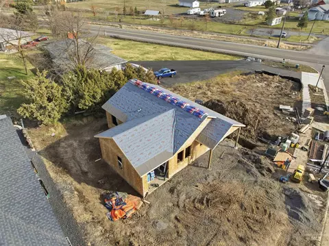 1512 Roxbury Dr, Moscow, ID 83843