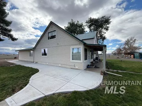 Exterior - 848 Jonathan Rd, Weiser, ID 83672 photo 2 of 12